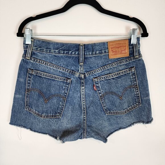 Levi's High Rise‎ Button Fly Wedgie Shorts Distressed Raw Hem Mid Wash Cheeky 28 - Picture 5 of 12